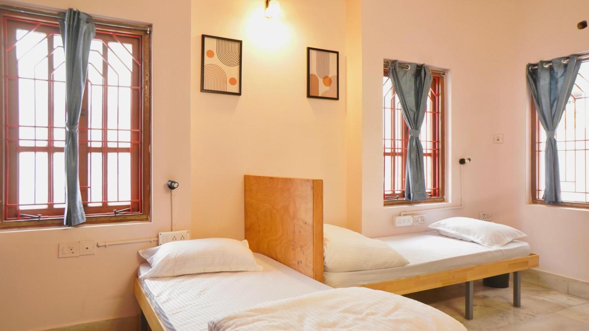 Roambay - Gokulam Hostel Mysore Exterior photo